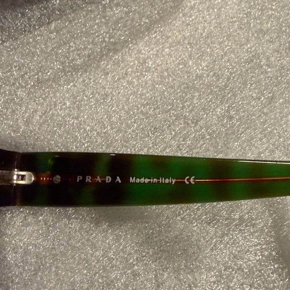 Prada tortoise shell sunglasses - Picture 5 of 9